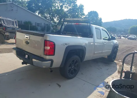 2011 Chevrolet Silverado K1500 Lt z USA, uszkodzony, nr VIN 1GCRKSE33BZ141174